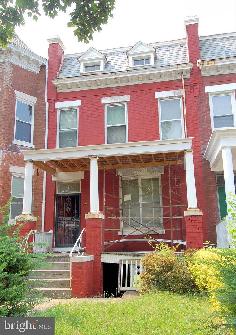 64 Adams Street NW