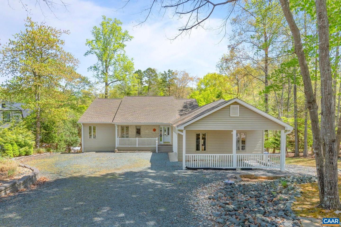 65 Wildwood Dr, Palmyra