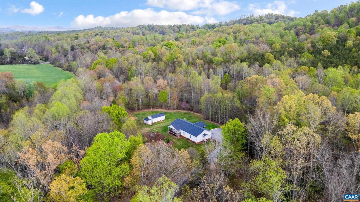 239 Little Farm Rd, Amherst