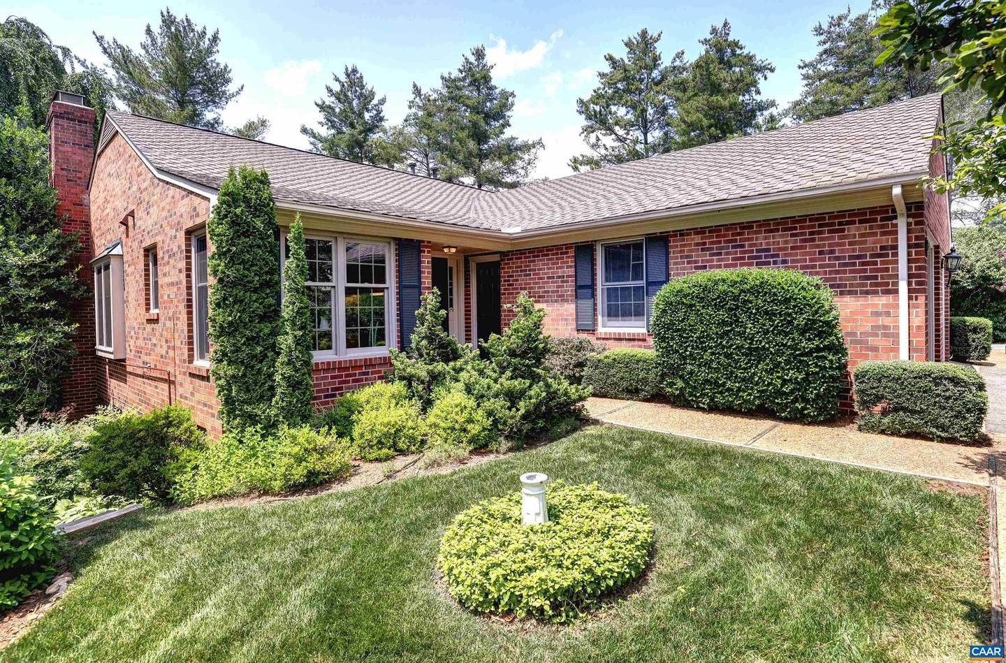 560 Worthington Dr, Charlottesville