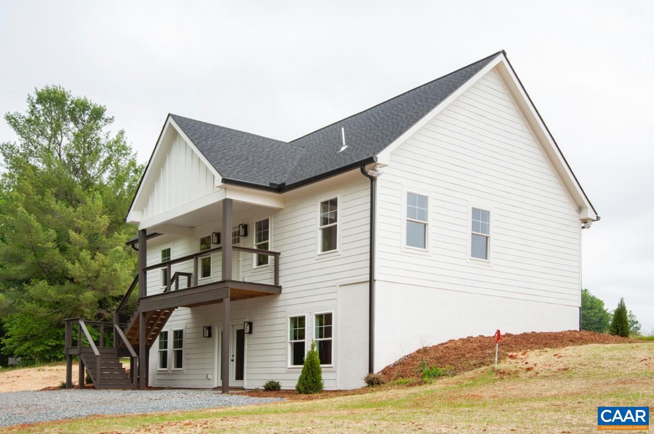 205 League Ln, Lovingston