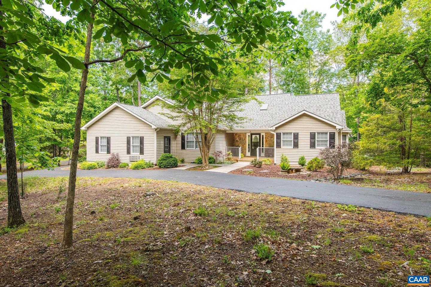 61 Wildwood Dr, Palmyra