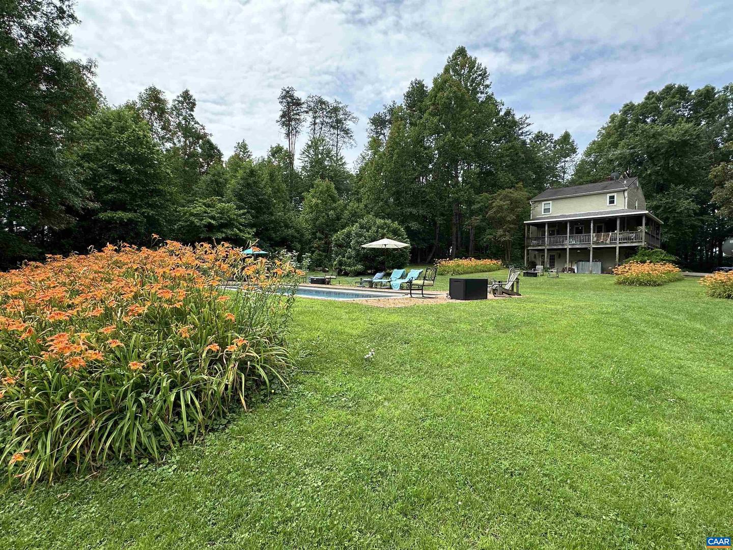604 Coles Rolling Rd, Scottsville