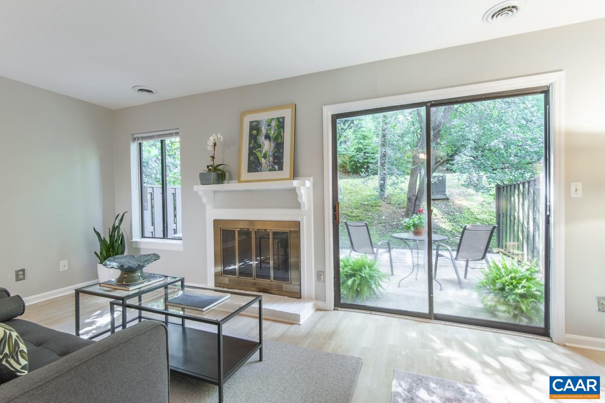943 Southampton Dr, Charlottesville