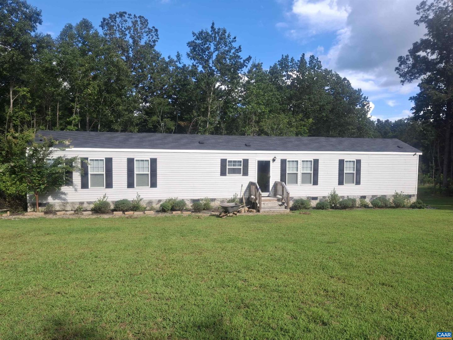 2869 Slate Hill Rd, New Canton
