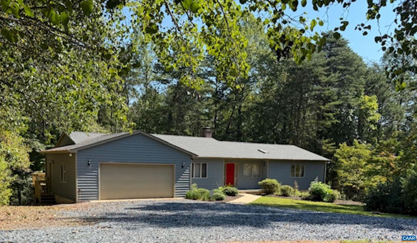 710 Sharps Creek Rd, Scottsville