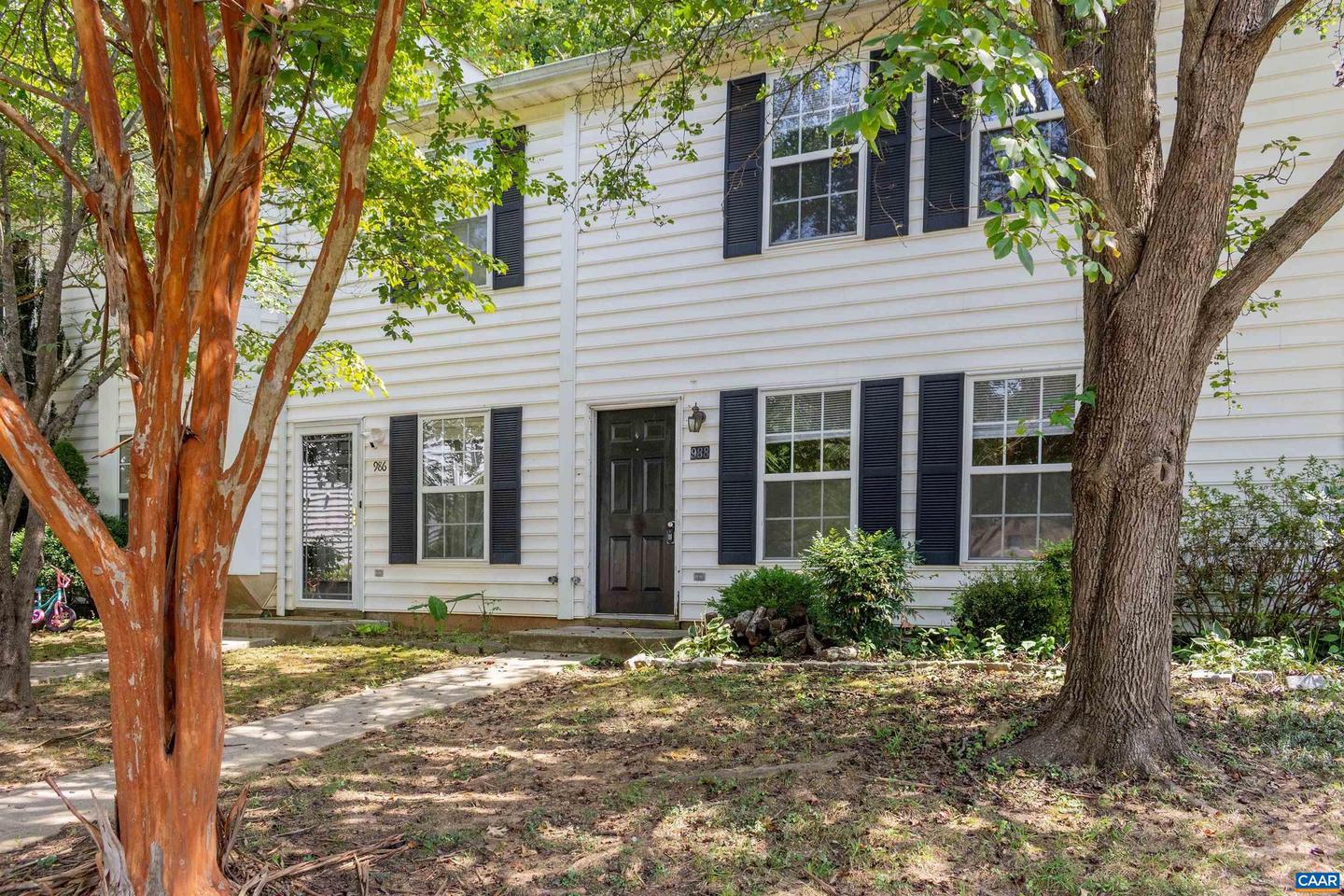 988 Towne Ln, Charlottesville