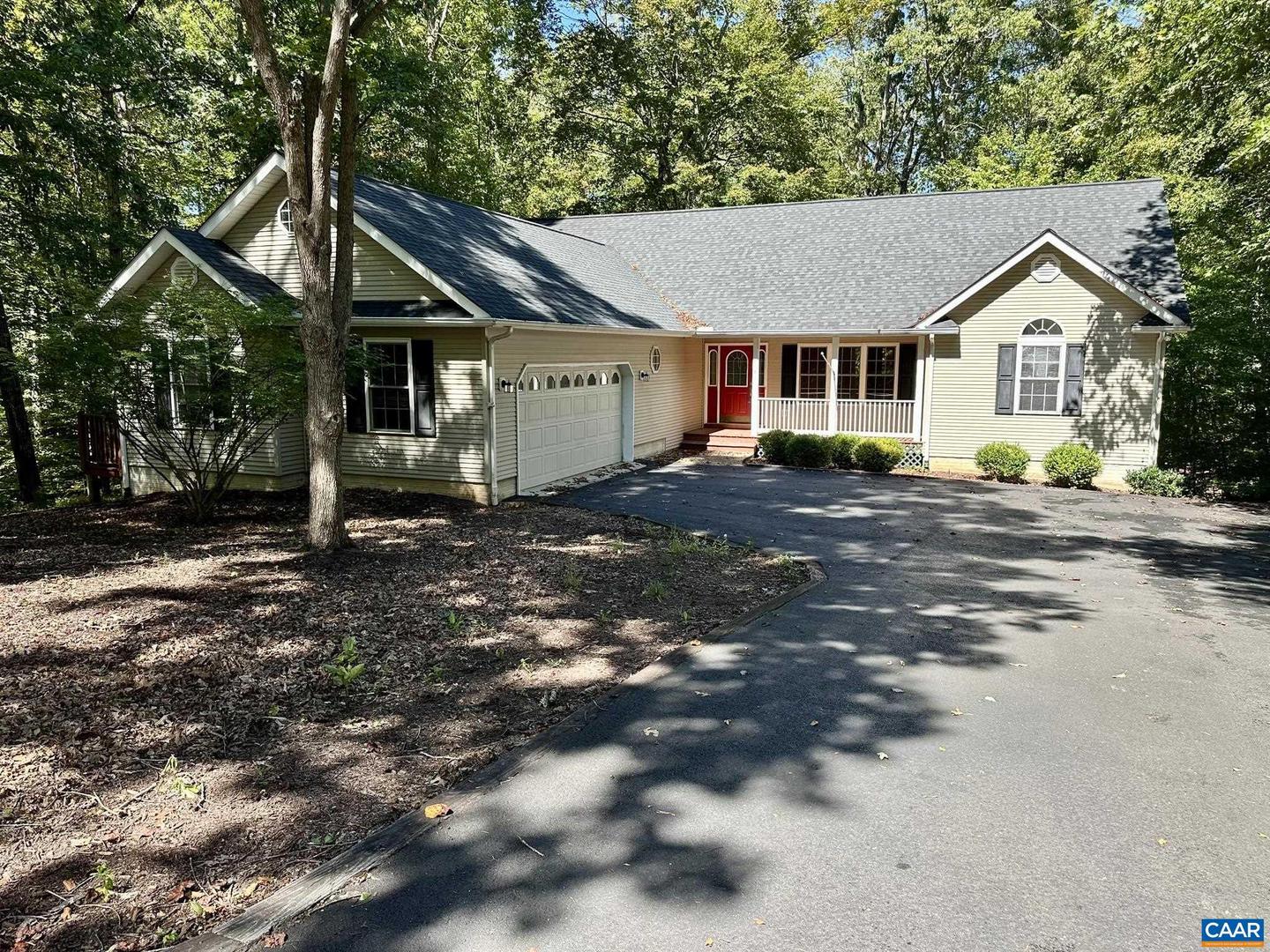 8 Birch Ct, Palmyra