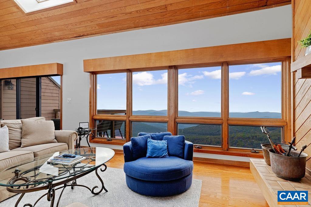 1544 Cliffs Condos, Wintergreen
