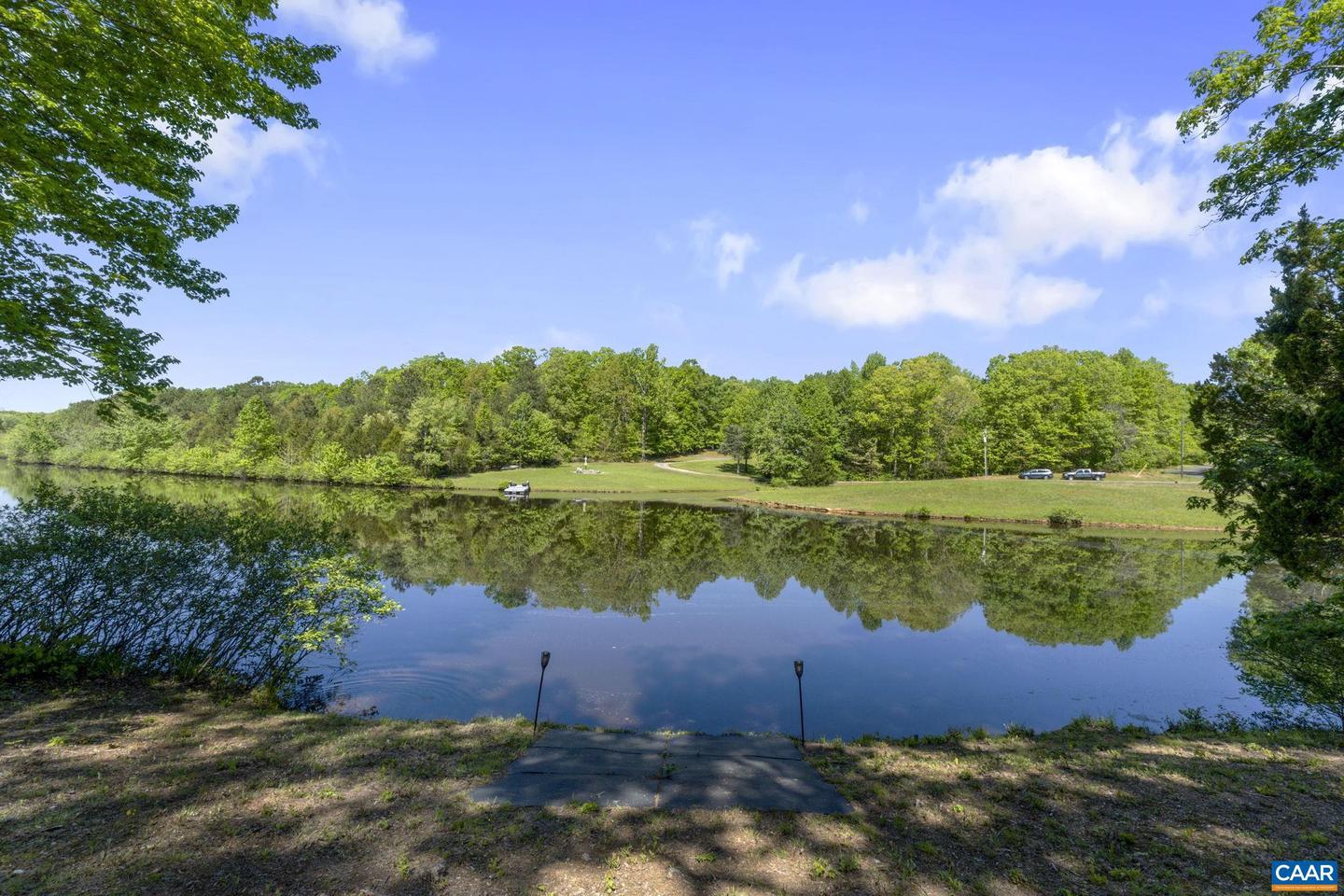474 Lake Rd, Troy