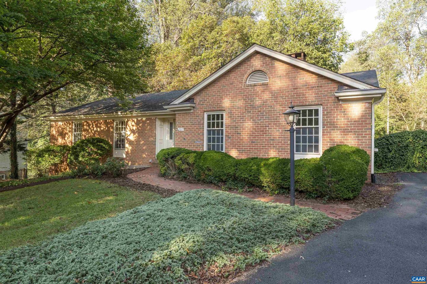 207 Surrey Rd, Charlottesville