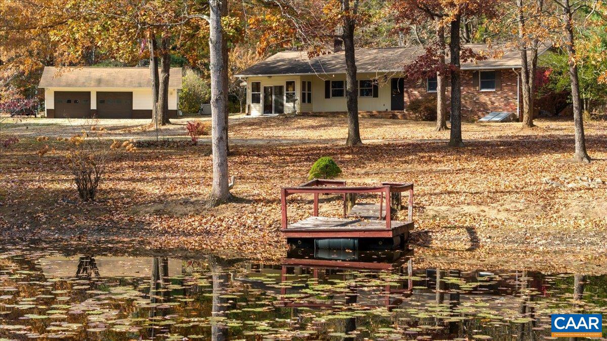 391 Pond Rd, Buckingham