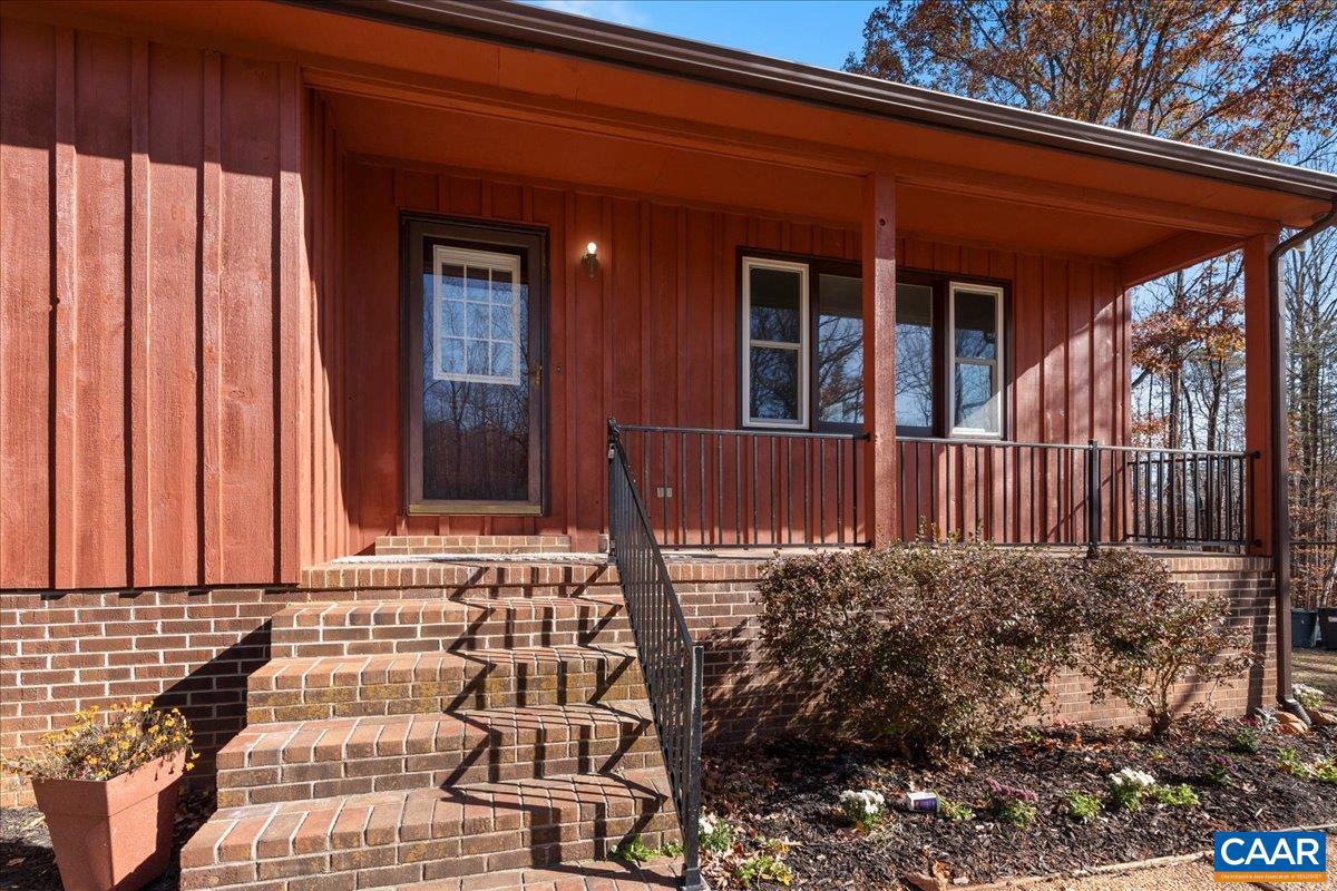 492 Red Bird Ln, Stanardsville