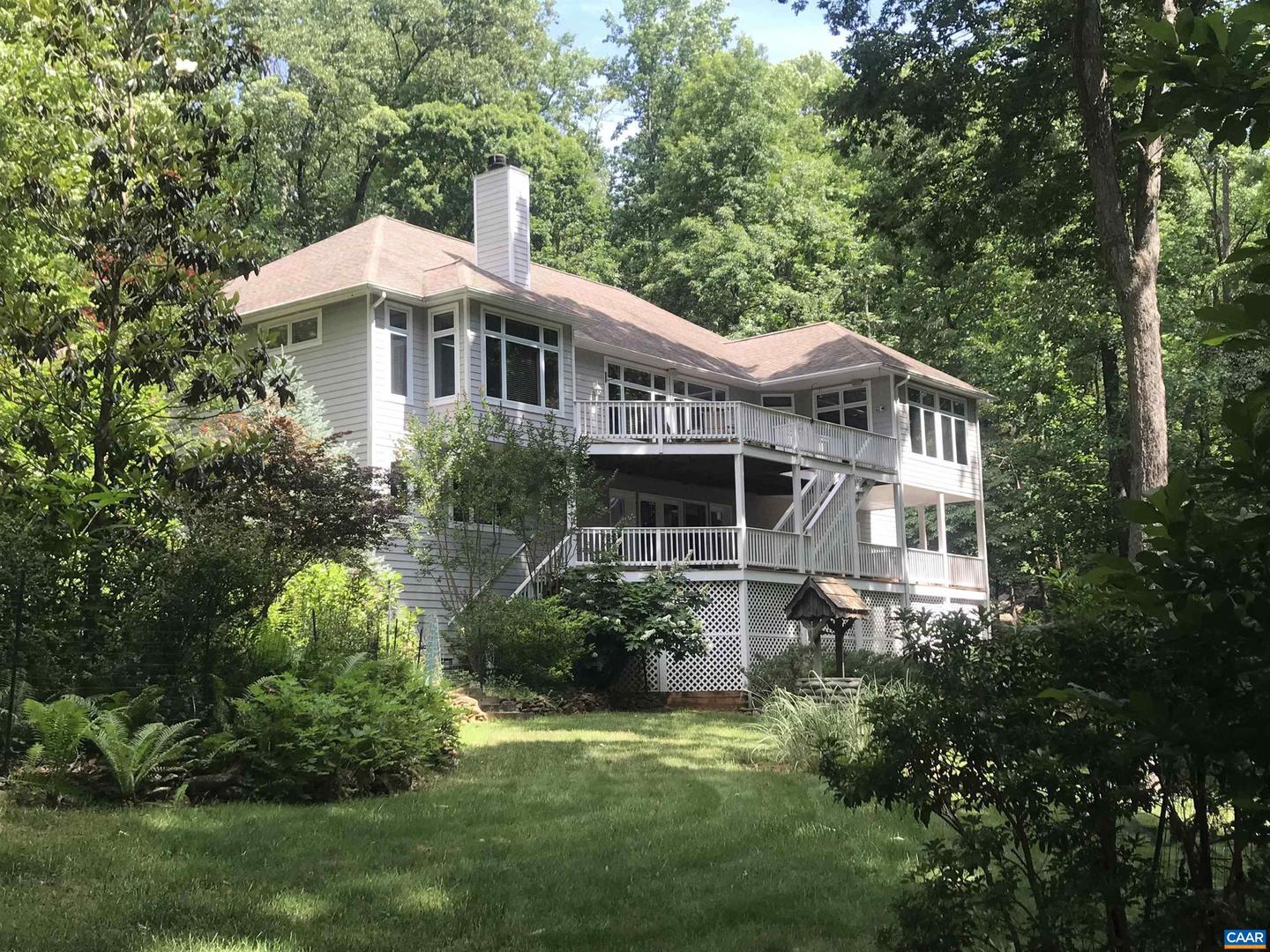 423 Foothills Dr, Nellysford