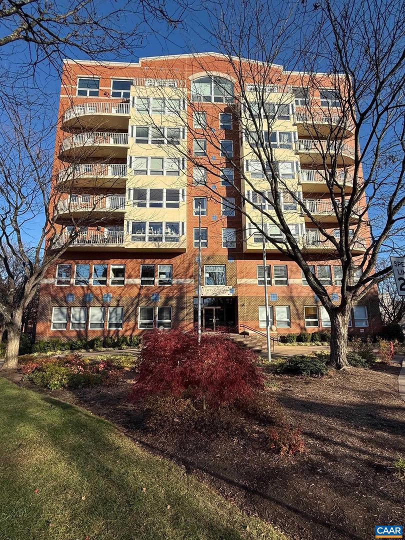 250 West Main St #402