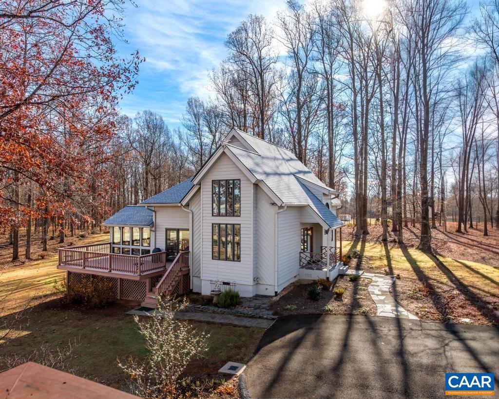 255 Sadie Ln, Madison