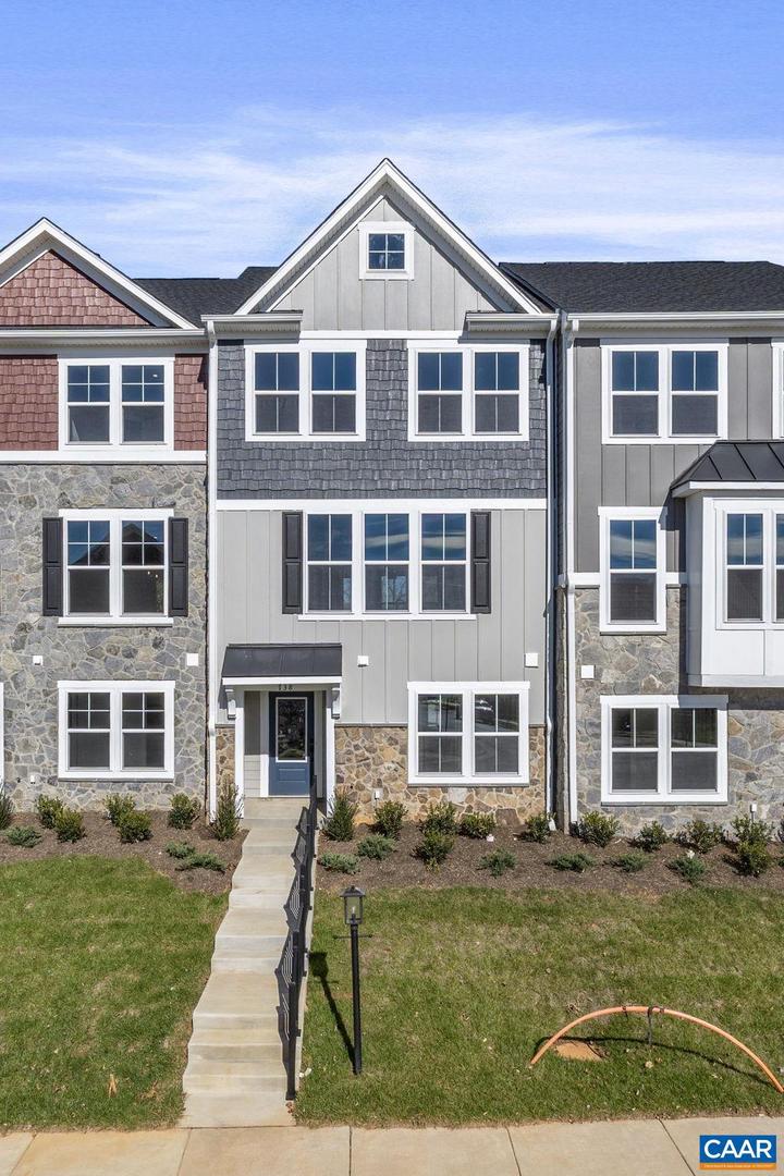 738 Park Ridge Dr, Crozet