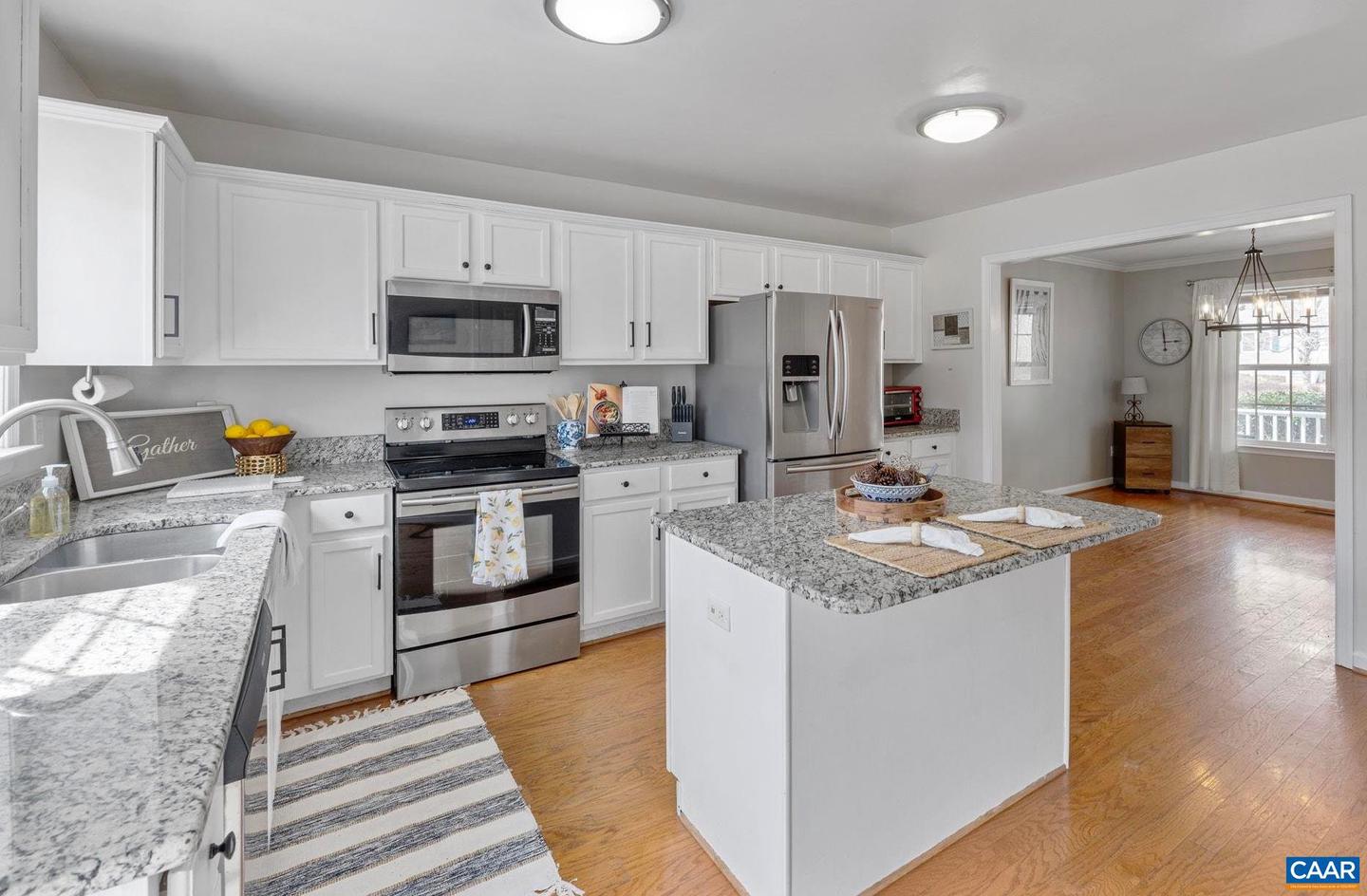 89 Riverside Dr
