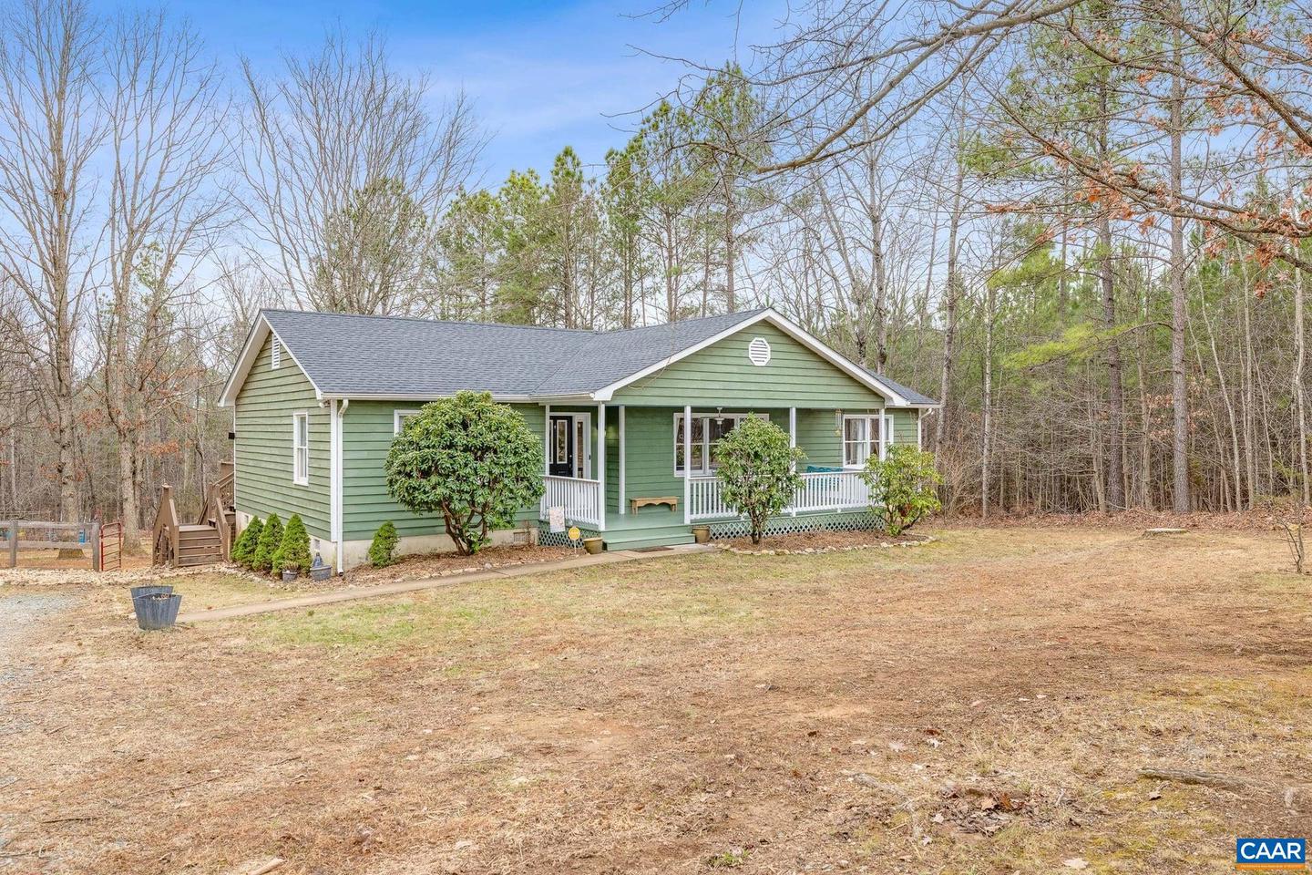 2325 Martin Kings Rd, Scottsville