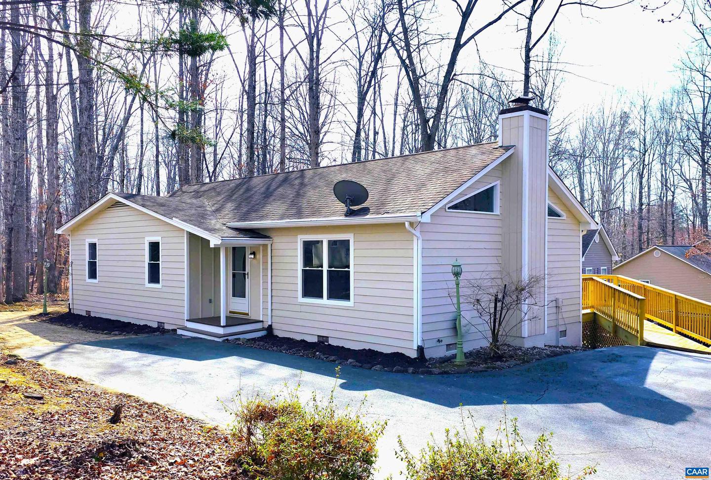 820 Jefferson Dr, Palmyra