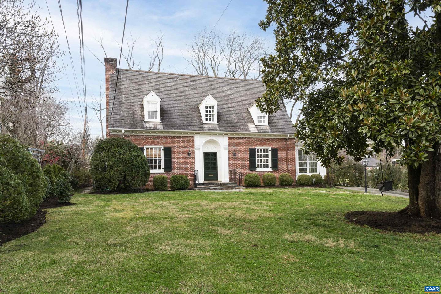 921 Rugby Rd, Charlottesville