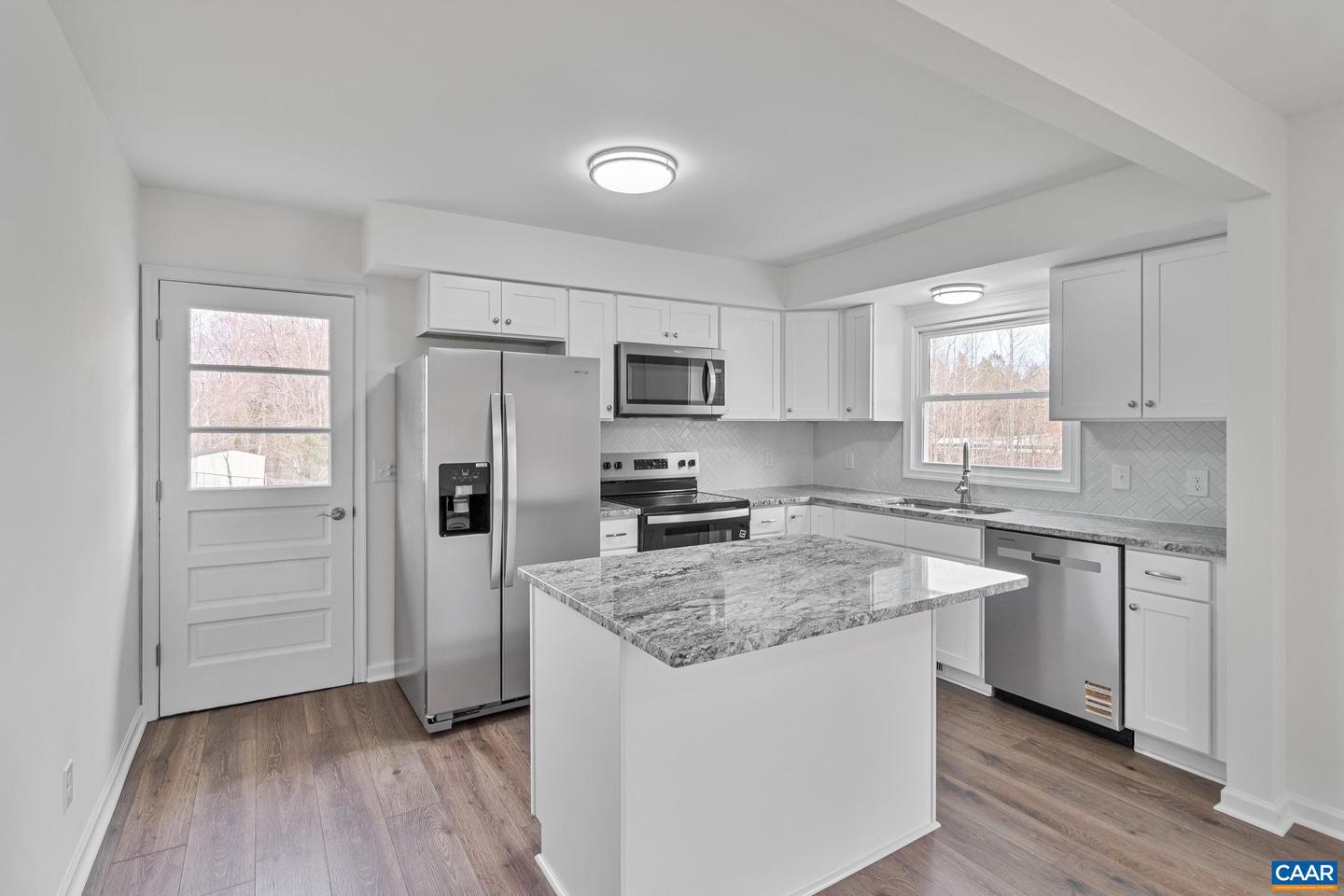 115 Deerwood Dr, Charlottesville