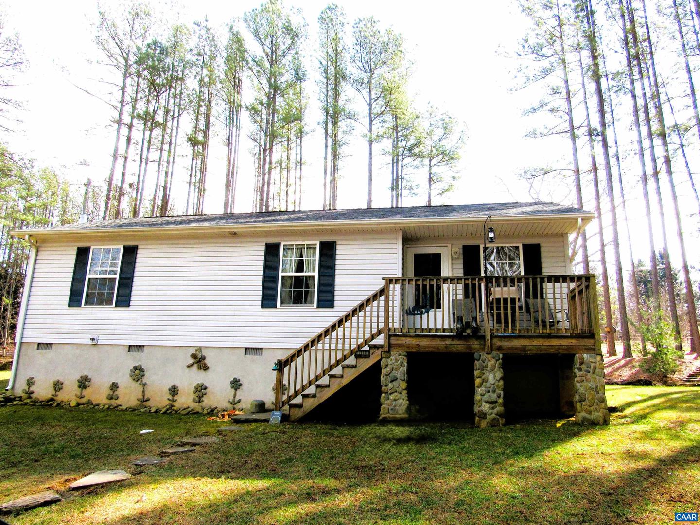 3324 Laurel Rd
