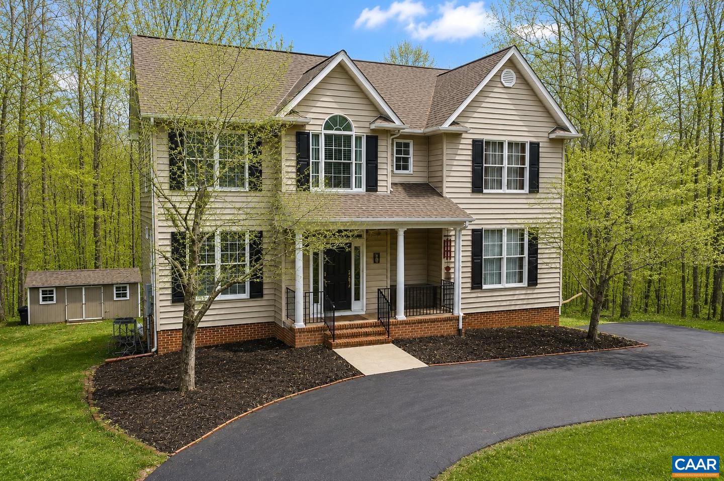 665 Fox Hollow Ln
