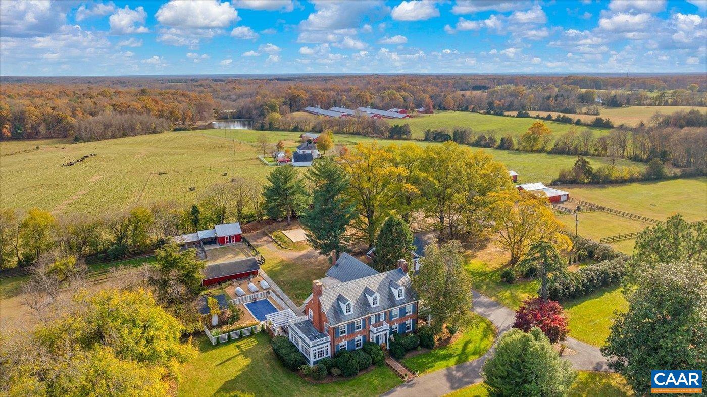 23494 Village Rd, Unionville