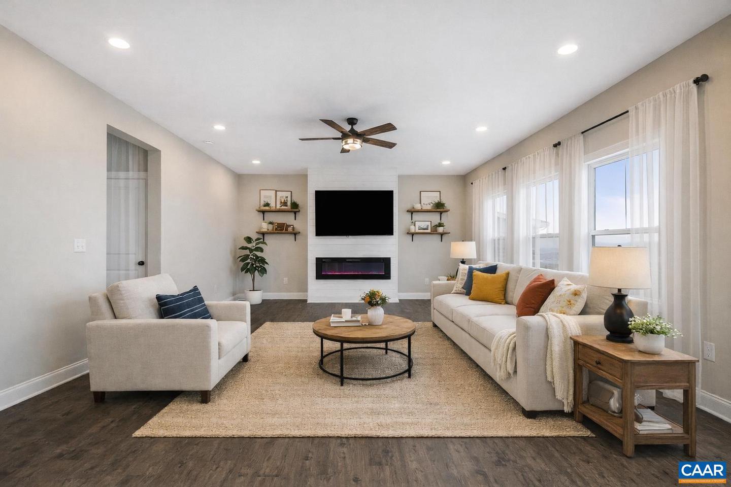 114 Chamberlain Dr