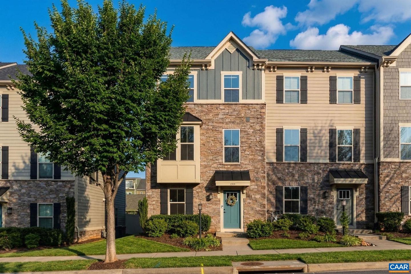 1517 Delphi Ln, Charlottesville