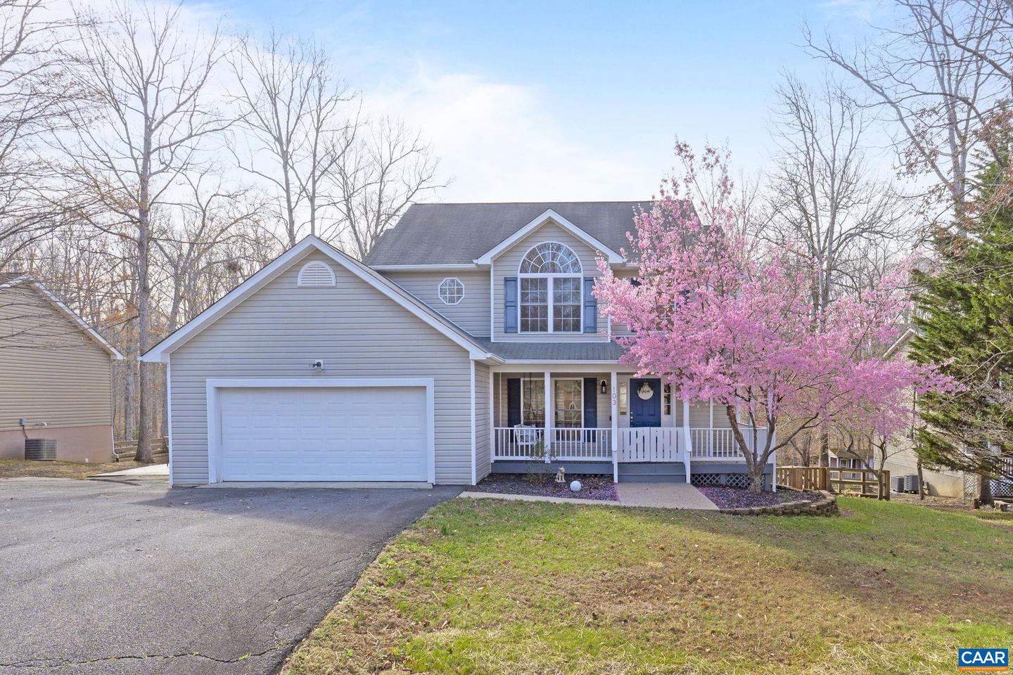 103 Riverside Dr, Palmyra