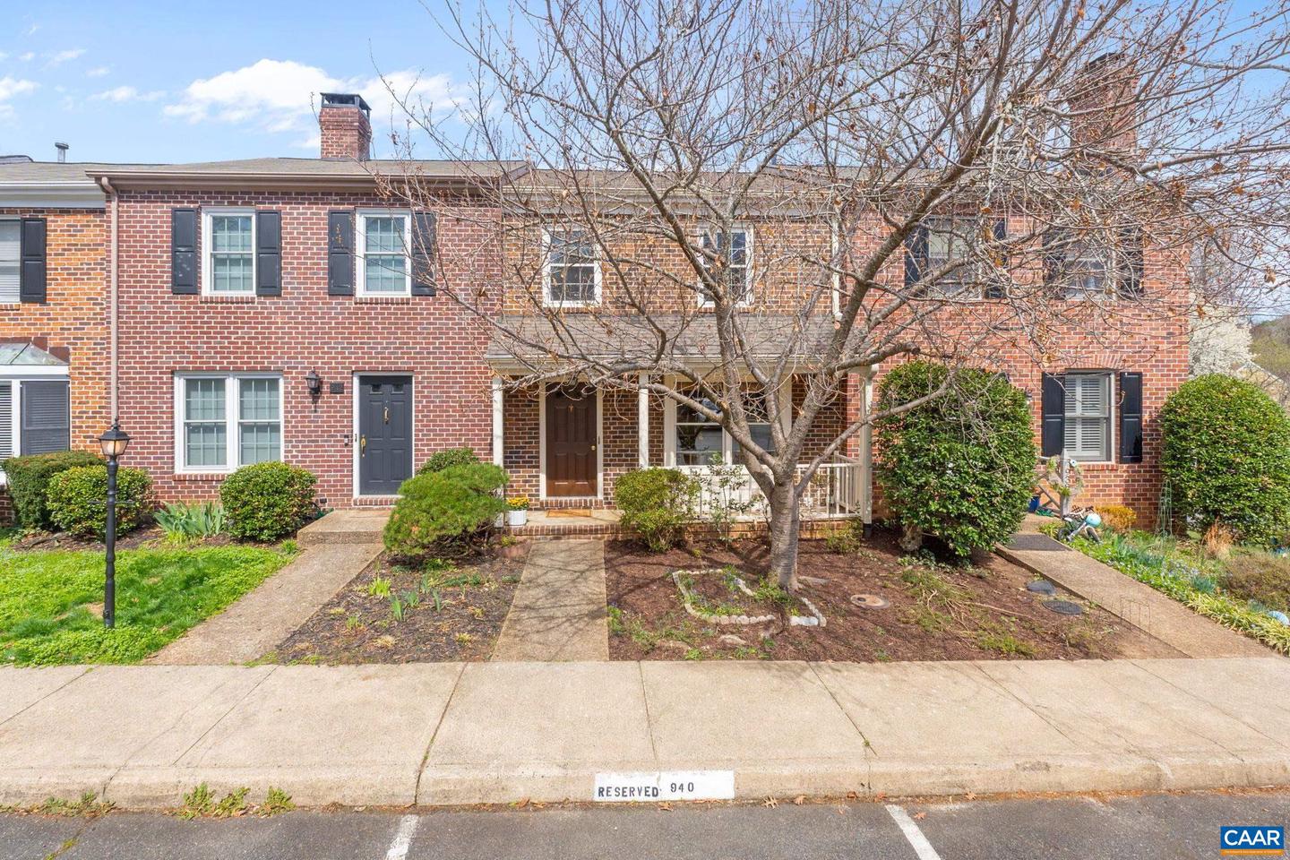 940 Huntwood Ln, Charlottesville