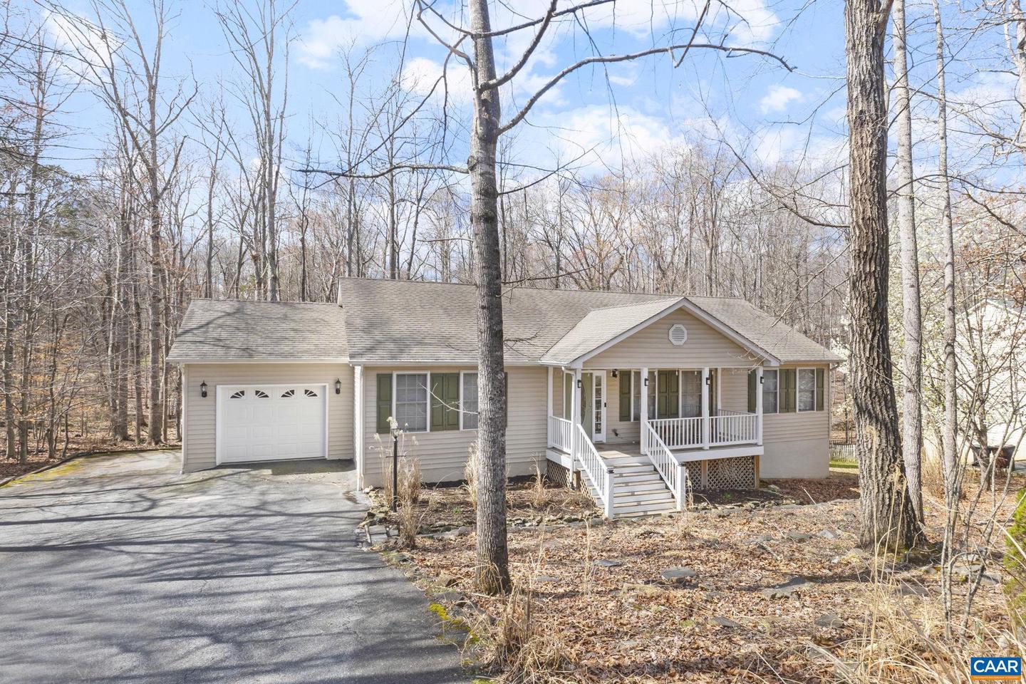 217 Jefferson Dr, Palmyra