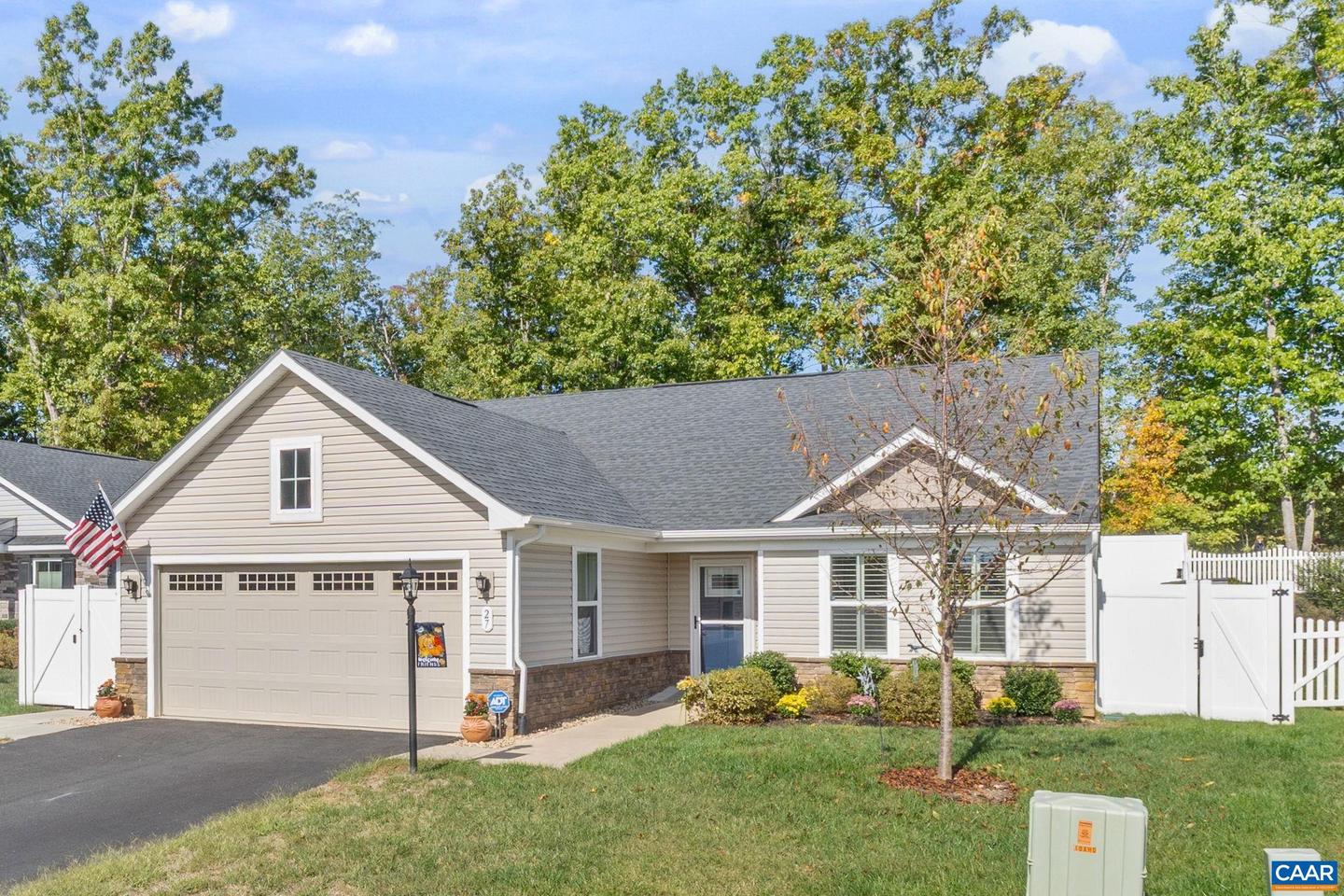 27 Pine Knot Dr, Palmyra