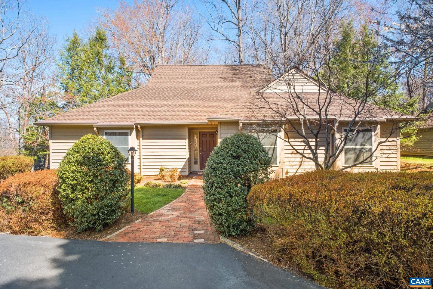 240 Homestead Ln, Charlottesville