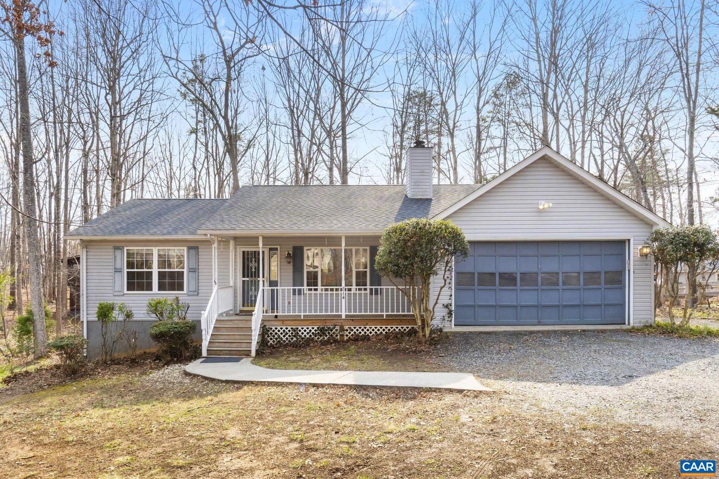 814 Jefferson Dr, Palmyra