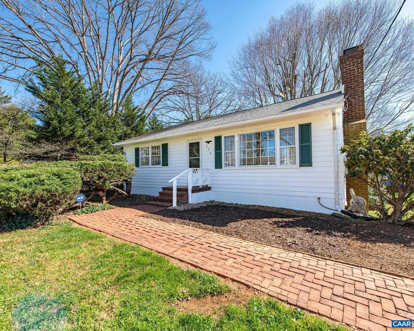 565 Stagecoach Rd, Charlottesville