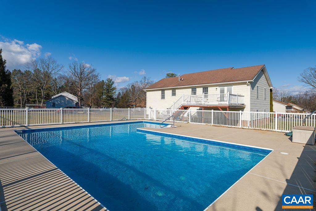 43 Dogwood Rd