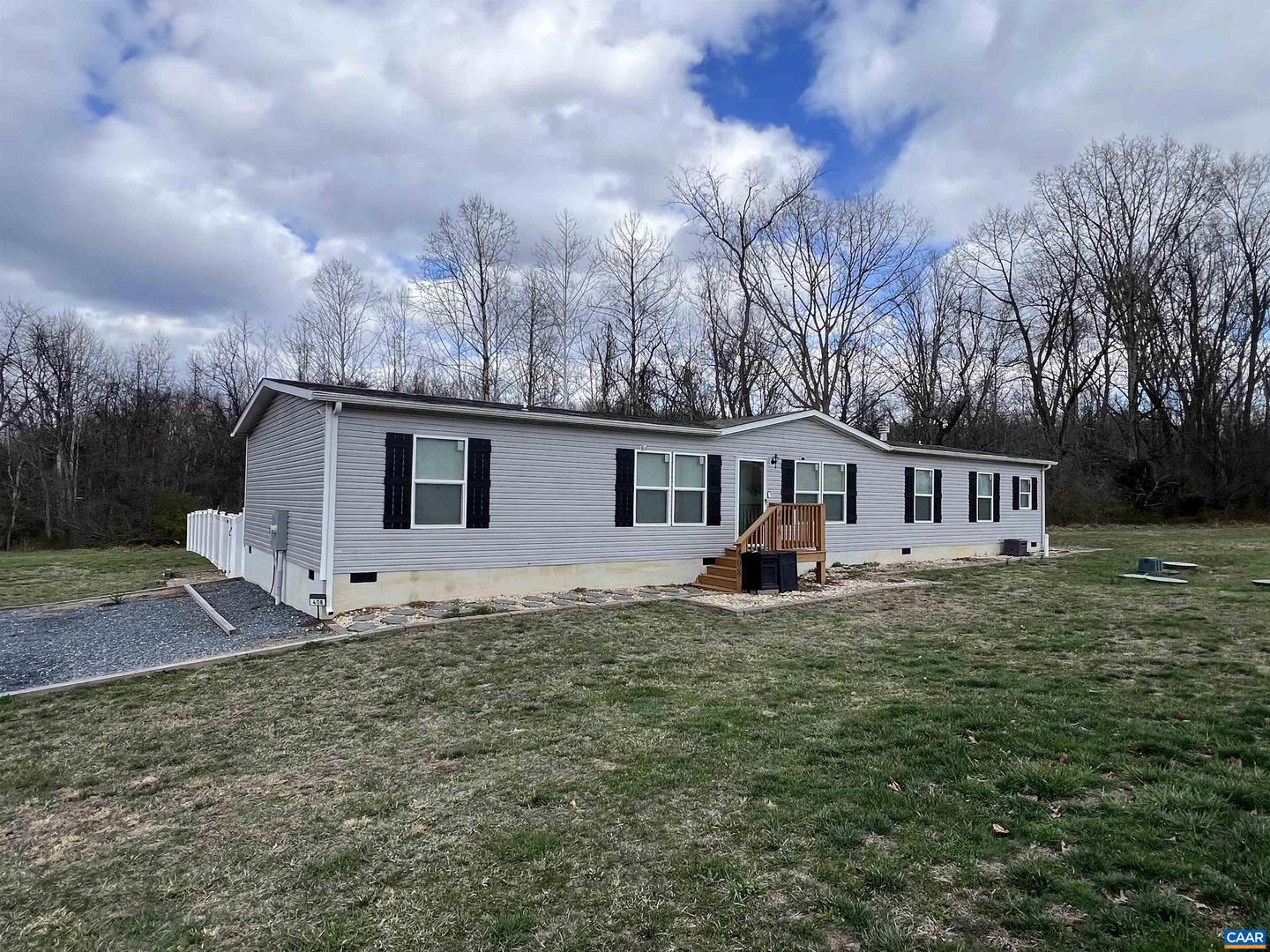 408 Sandy Ridge Rd, Waynesboro