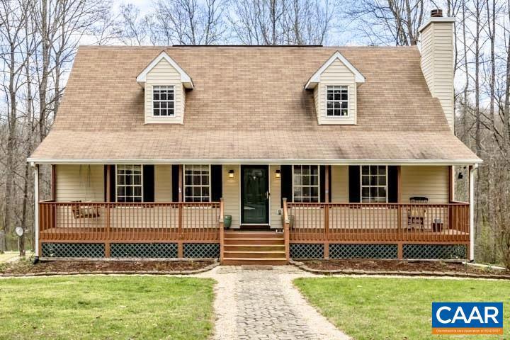 462 Fox Hunters Ln, Madison