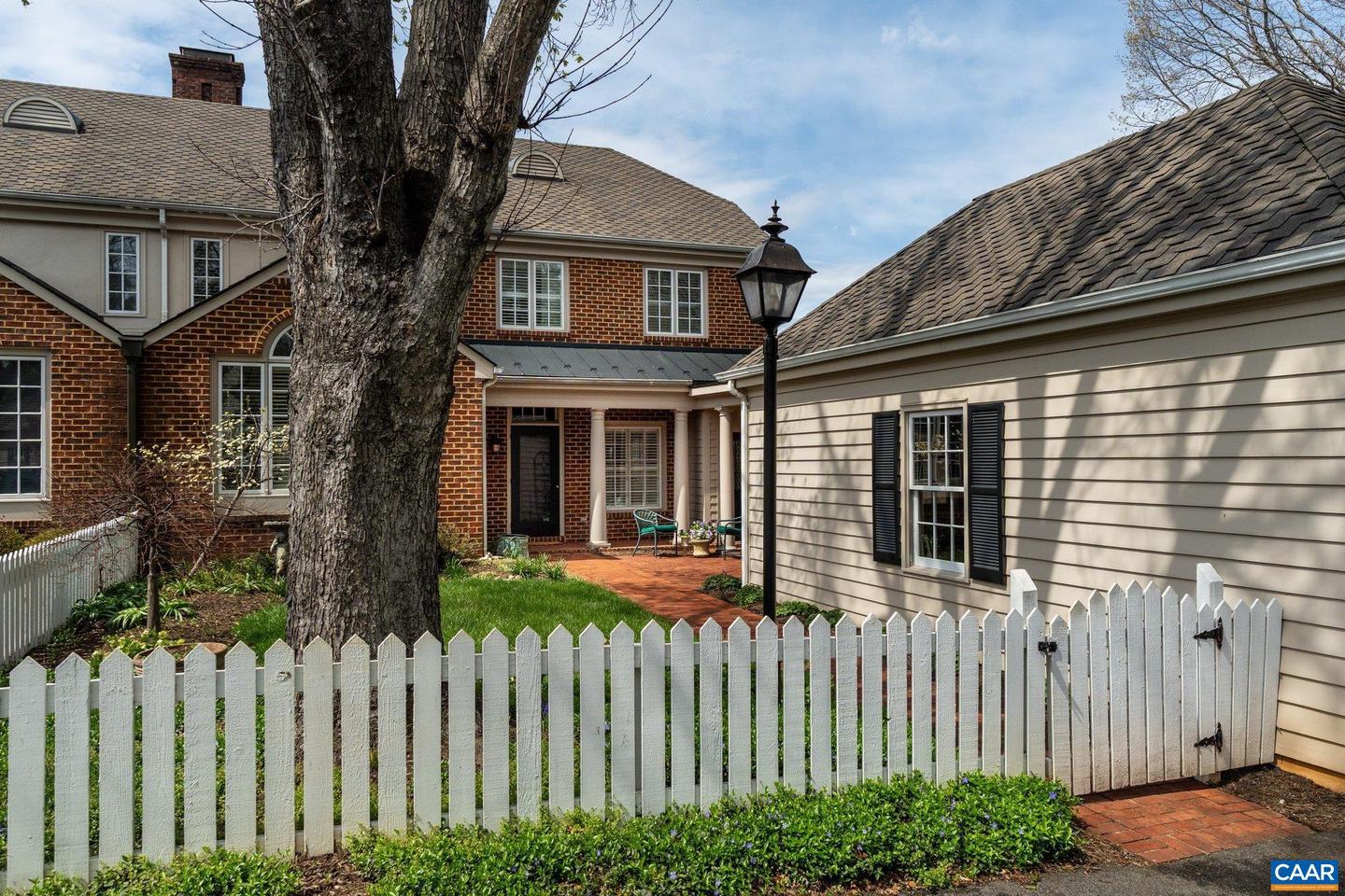 560 Dryden Pl, Charlottesville