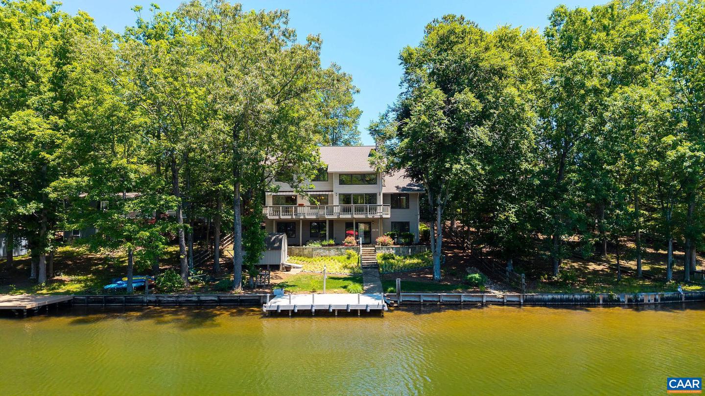 27 Ashlawn Blvd