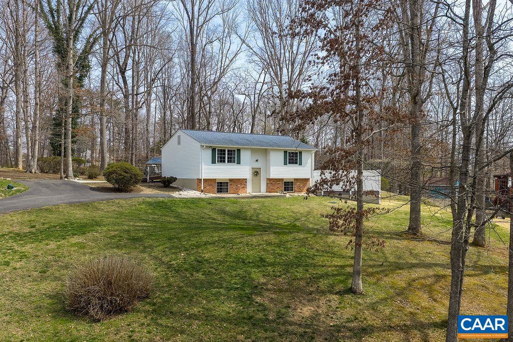 97 Lumber Ln, Barboursville