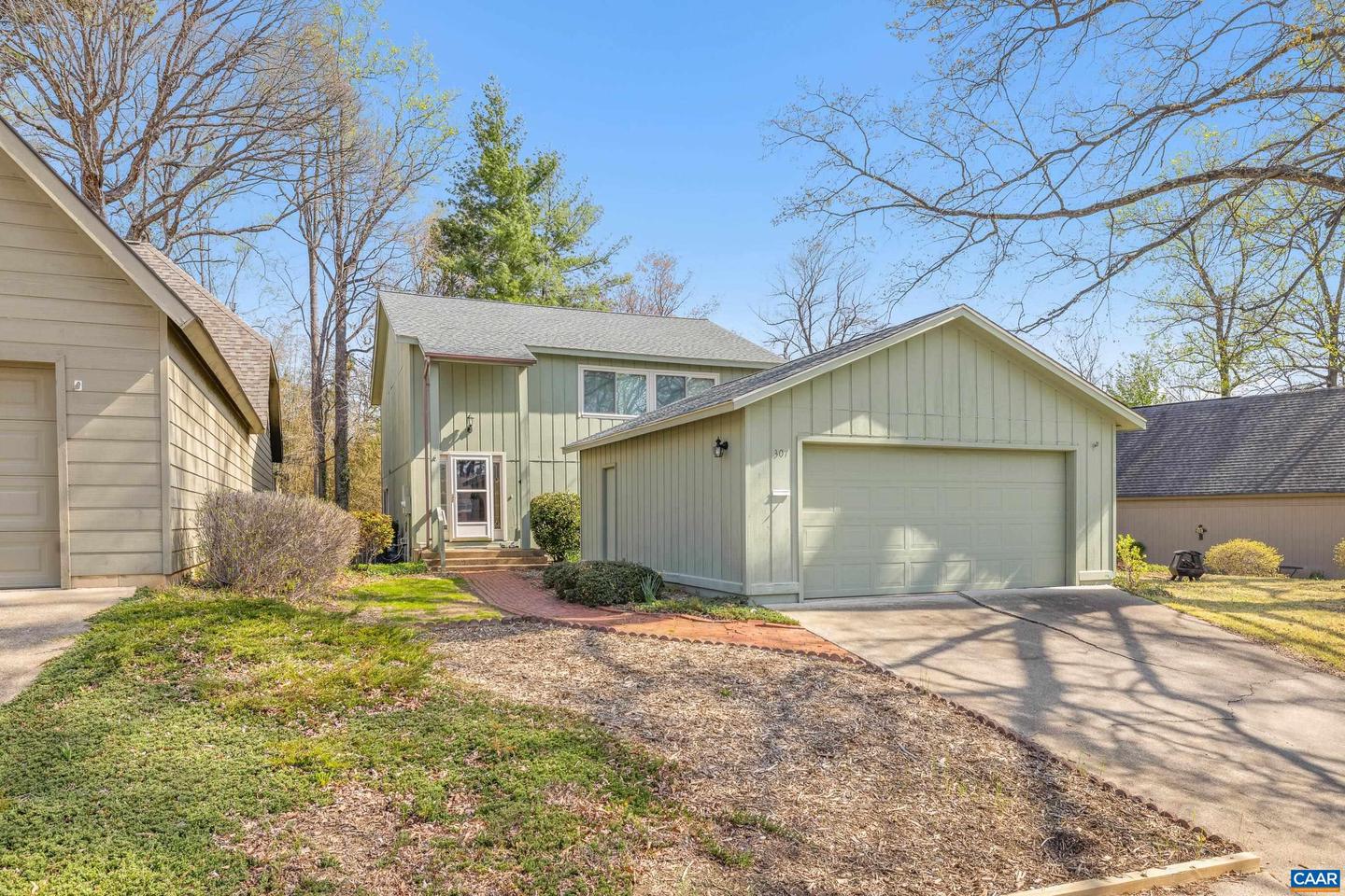 307 Lake Forest Ln