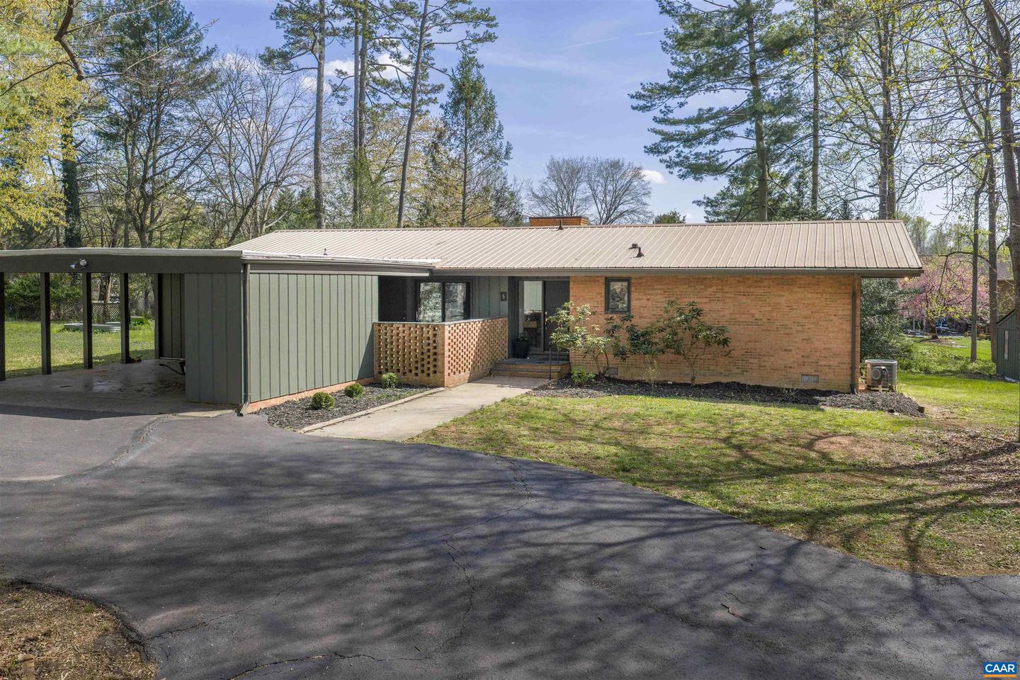 5 Vincennes Ct, Charlottesville