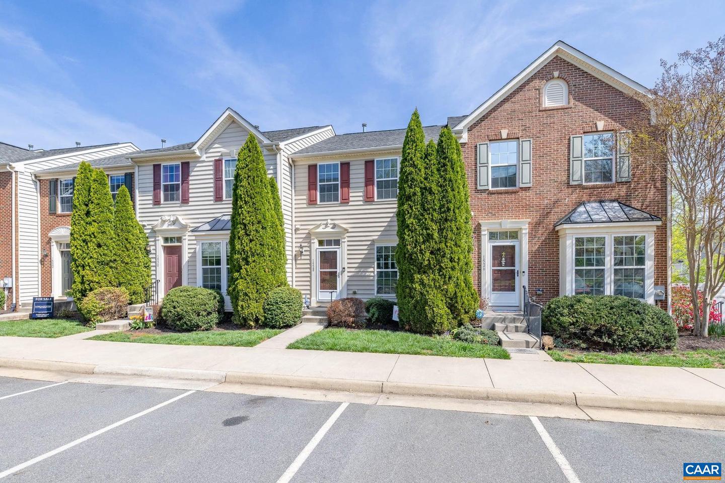 1528 Montessori Ter, Charlottesville