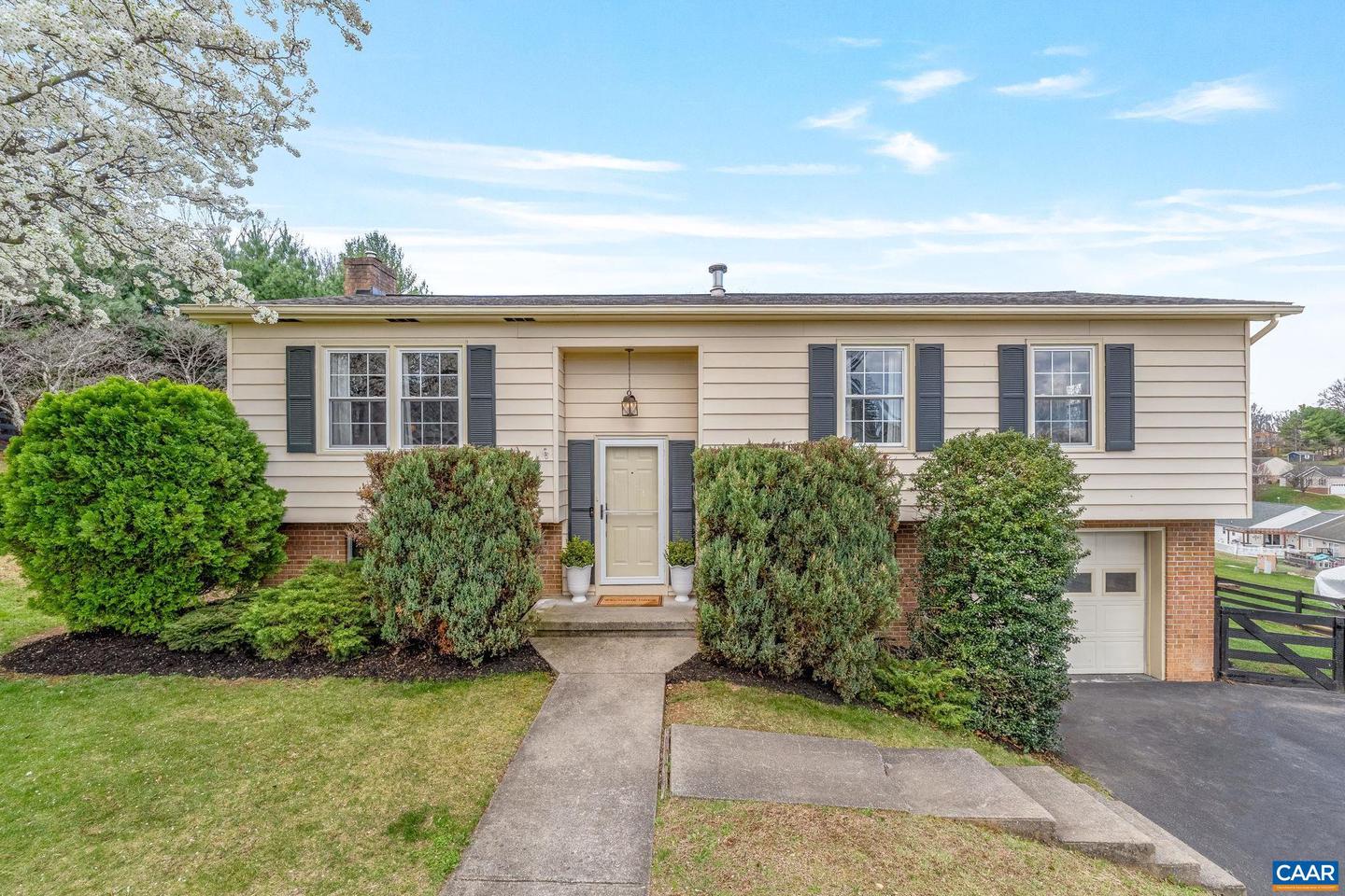 704 Carann St, Staunton