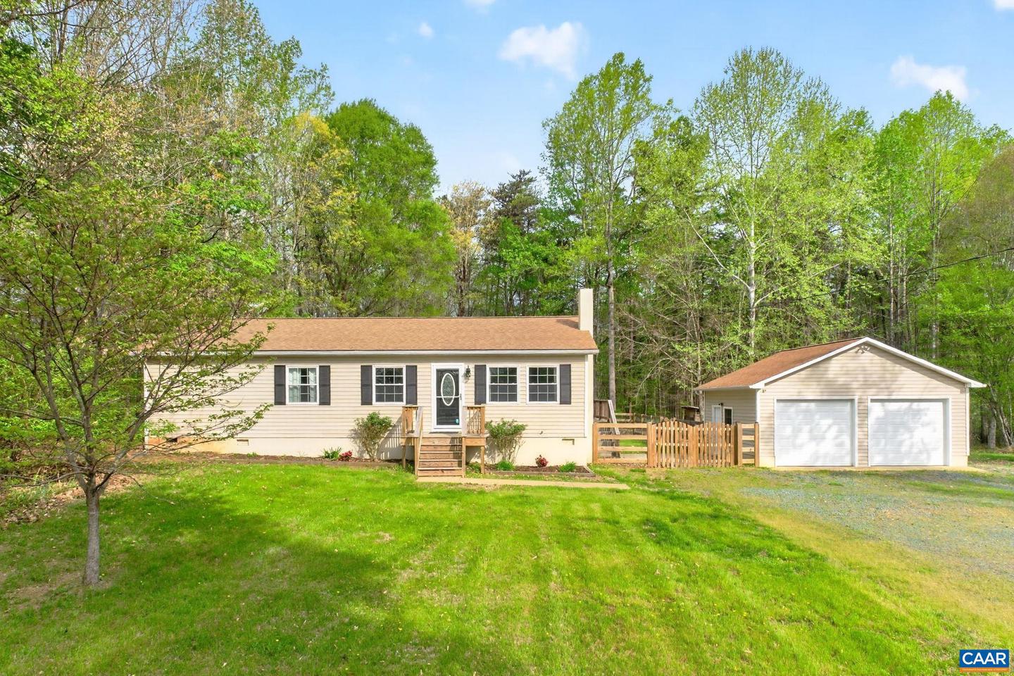 673 Cedar Lane Rd, Palmyra