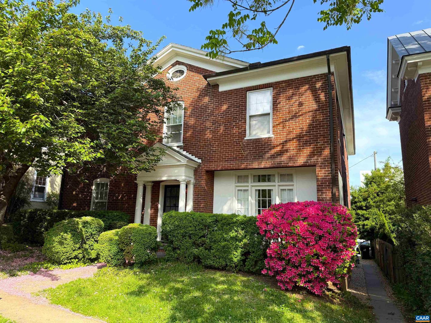 403 Altamont Cir